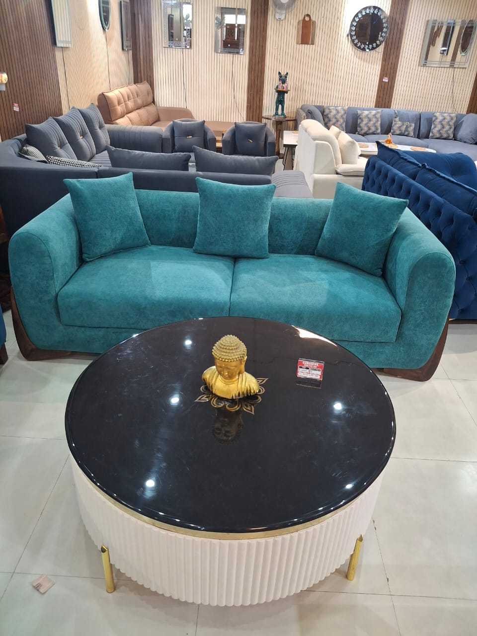 Luxury wooden masand sofa